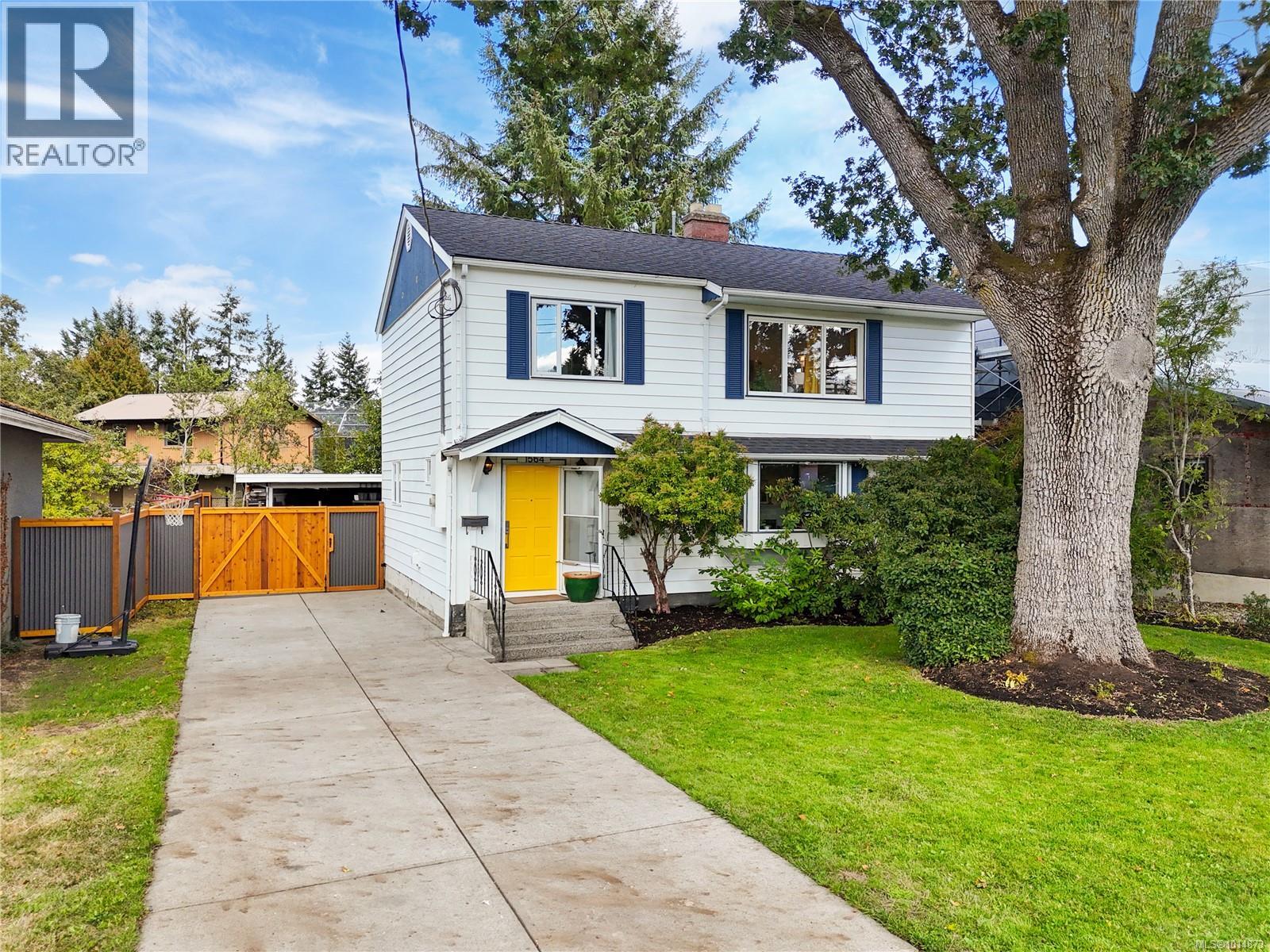1564 San Juan Ave, Saanich, British Columbia