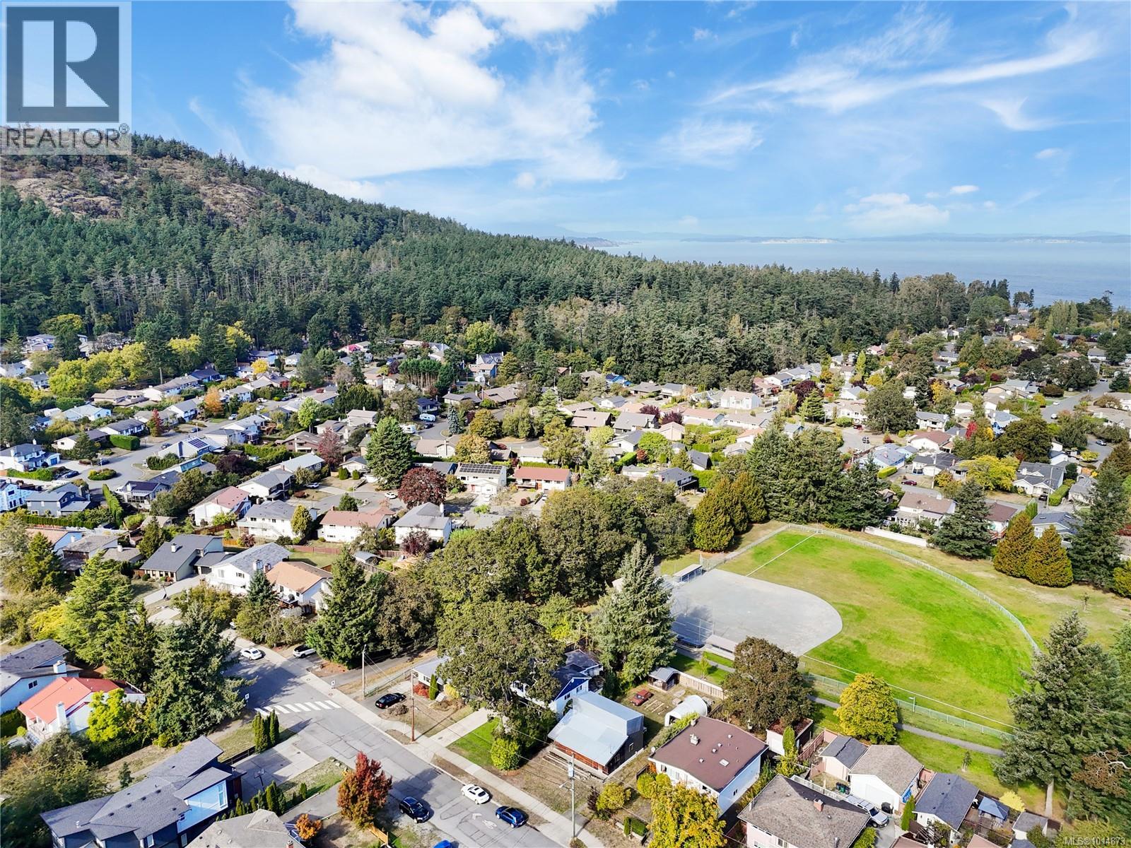1564 San Juan Ave, Saanich, British Columbia  V8N 2L5 - Photo 32 - 1014873