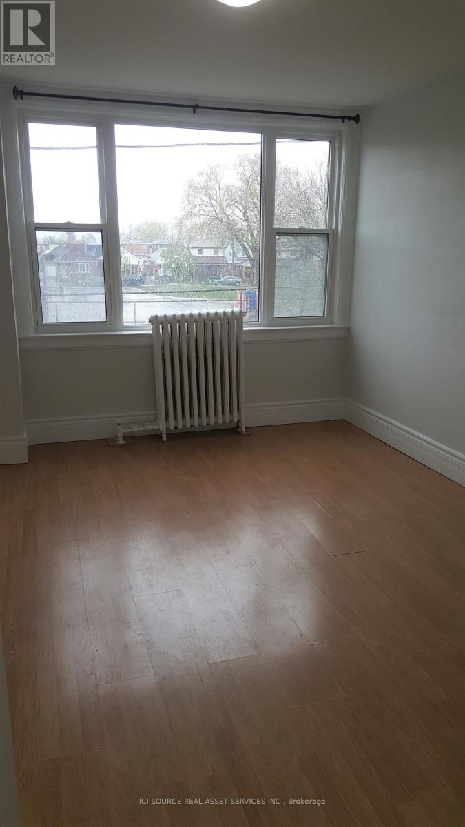 3 - 44 Bartonville Avenue W, Toronto, Ontario  M6M 2B5 - Photo 4 - W12446140