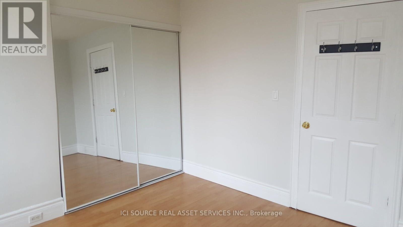 3 - 44 Bartonville Avenue W, Toronto, Ontario  M6M 2B5 - Photo 5 - W12446140
