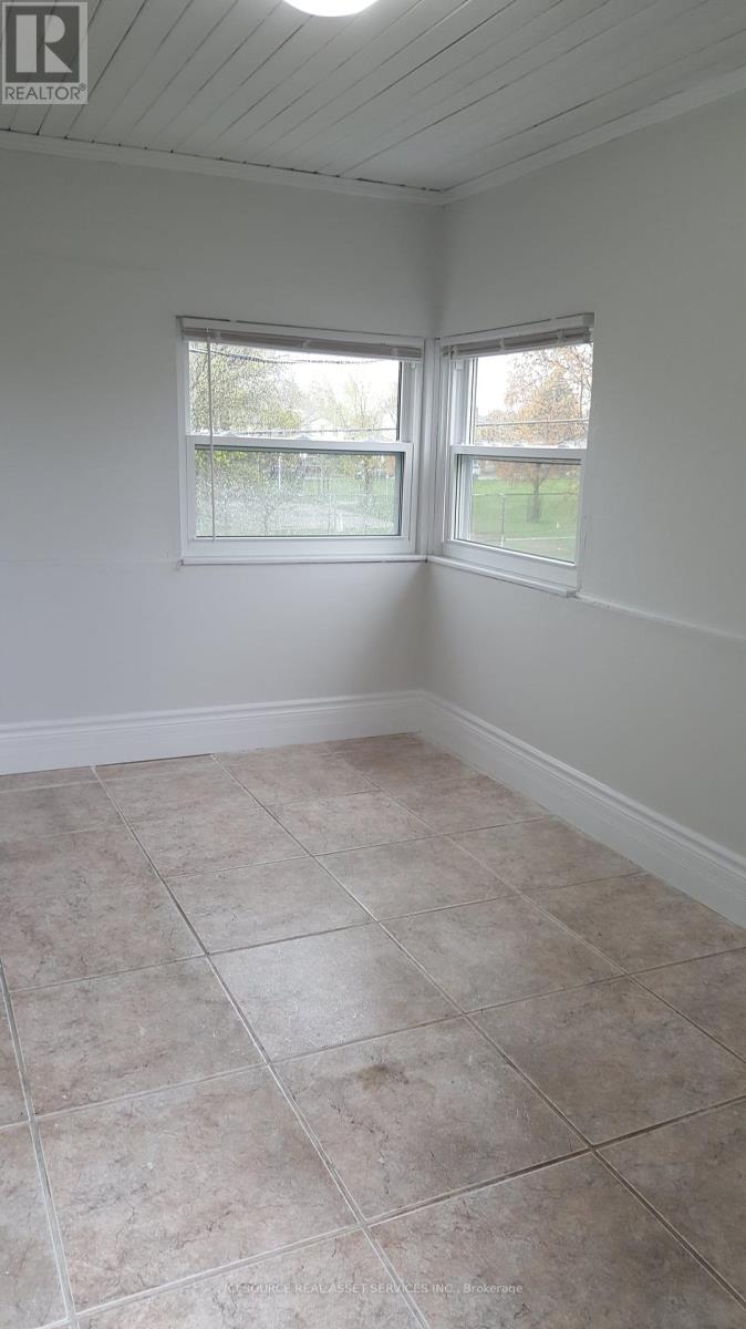 3 - 44 Bartonville Avenue W, Toronto, Ontario  M6M 2B5 - Photo 8 - W12446140