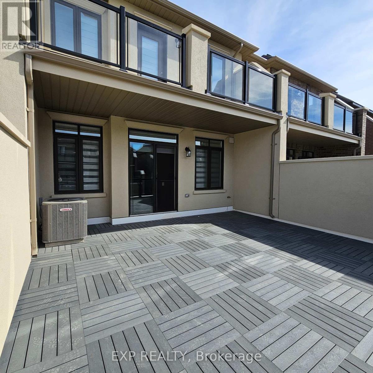 104 Grassbank Road, Brampton, Ontario  L6R 4E7 - Photo 6 - W12446148