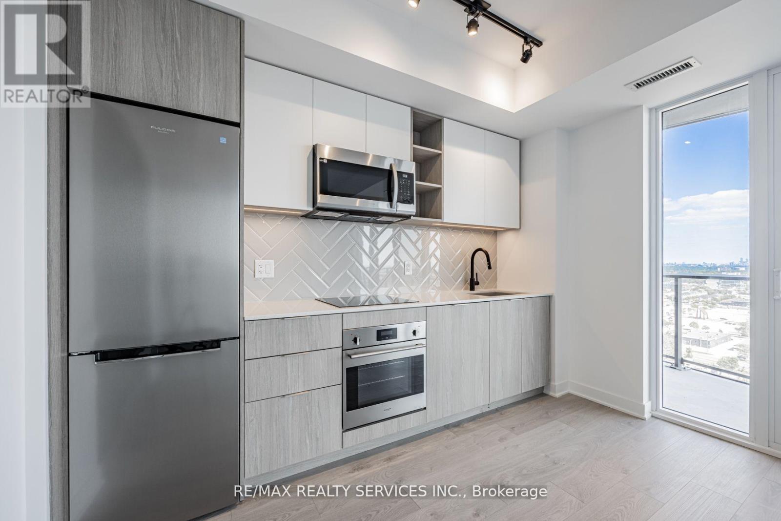 2007 - 36 Zorra Street, Toronto, Ontario  M8Z 0G5 - Photo 10 - W12446156