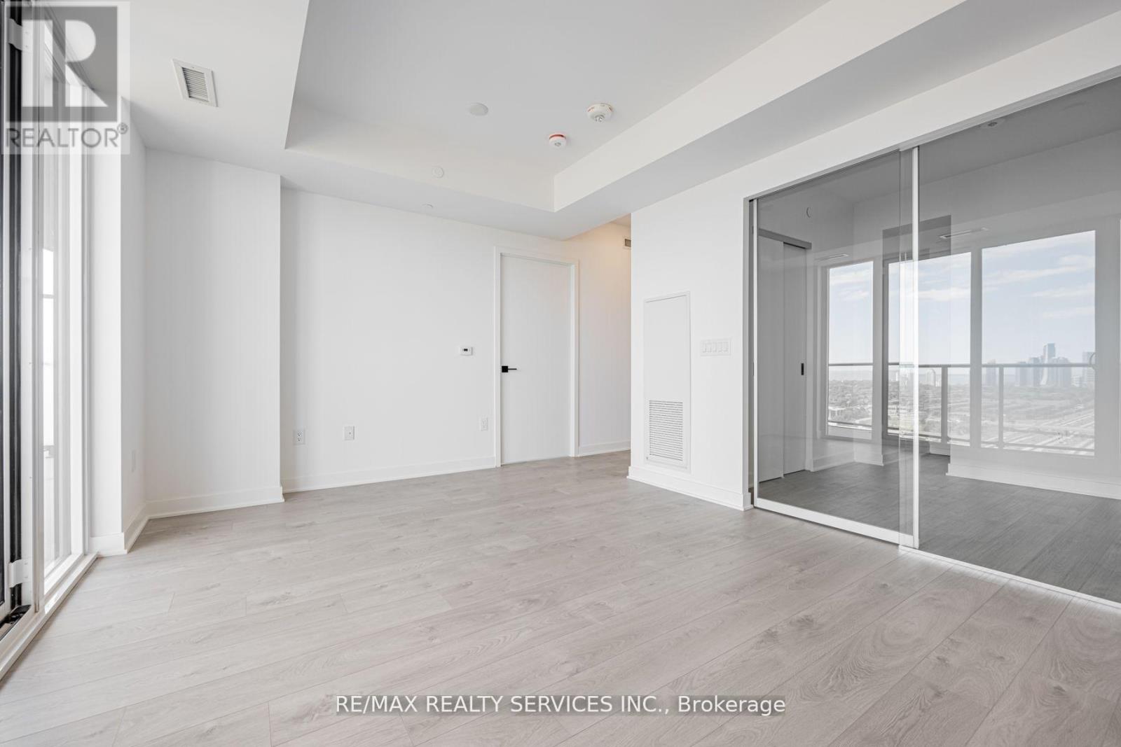 2007 - 36 Zorra Street, Toronto, Ontario  M8Z 0G5 - Photo 11 - W12446156