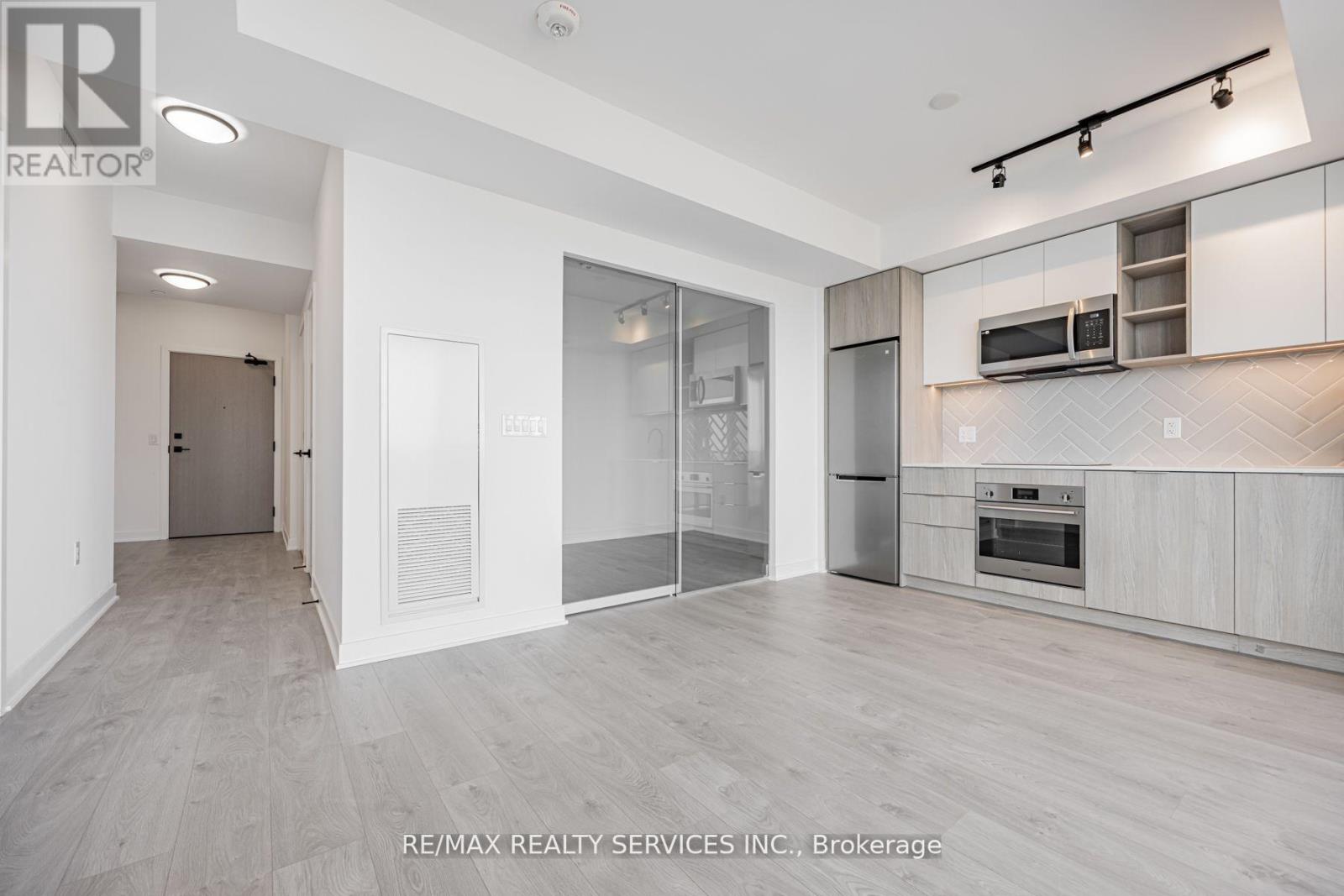 2007 - 36 Zorra Street, Toronto, Ontario  M8Z 0G5 - Photo 3 - W12446156