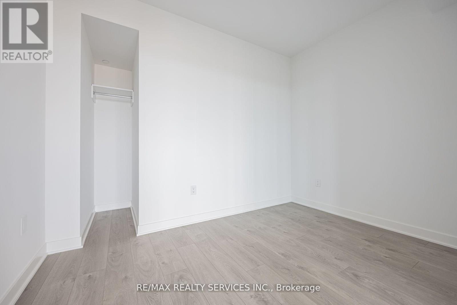 2007 - 36 Zorra Street, Toronto, Ontario  M8Z 0G5 - Photo 4 - W12446156