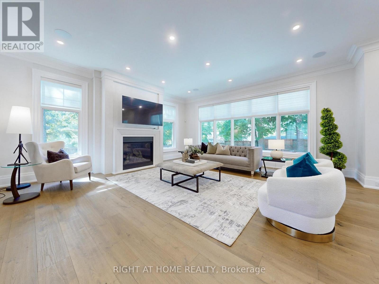 172 Burgundy Drive, Oakville, Ontario  L6J 4G1 - Photo 10 - W12446159