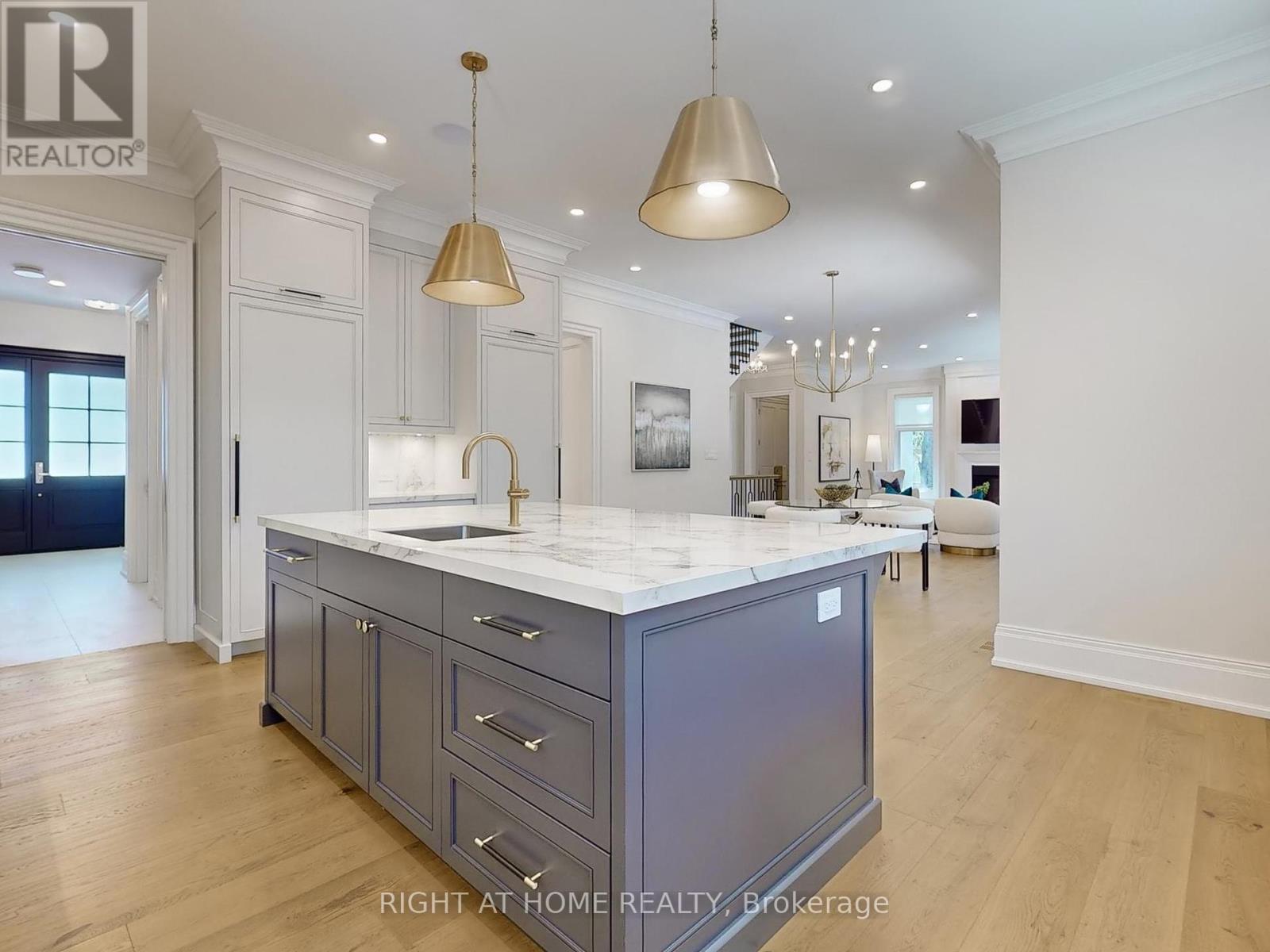 172 Burgundy Drive, Oakville, Ontario  L6J 4G1 - Photo 15 - W12446159