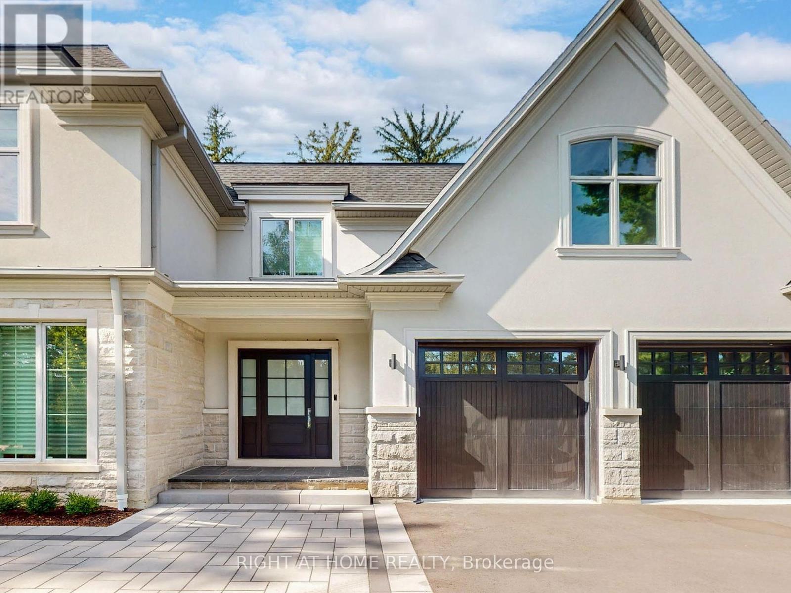 172 Burgundy Drive, Oakville, Ontario  L6J 4G1 - Photo 3 - W12446159