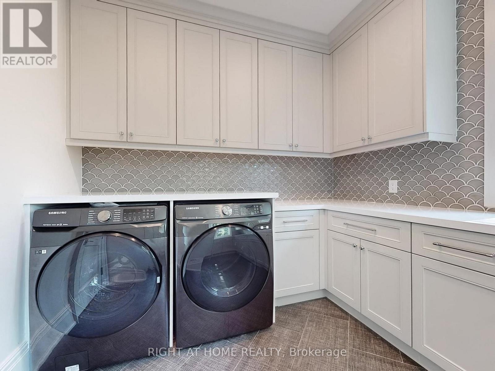 172 Burgundy Drive, Oakville, Ontario  L6J 4G1 - Photo 31 - W12446159
