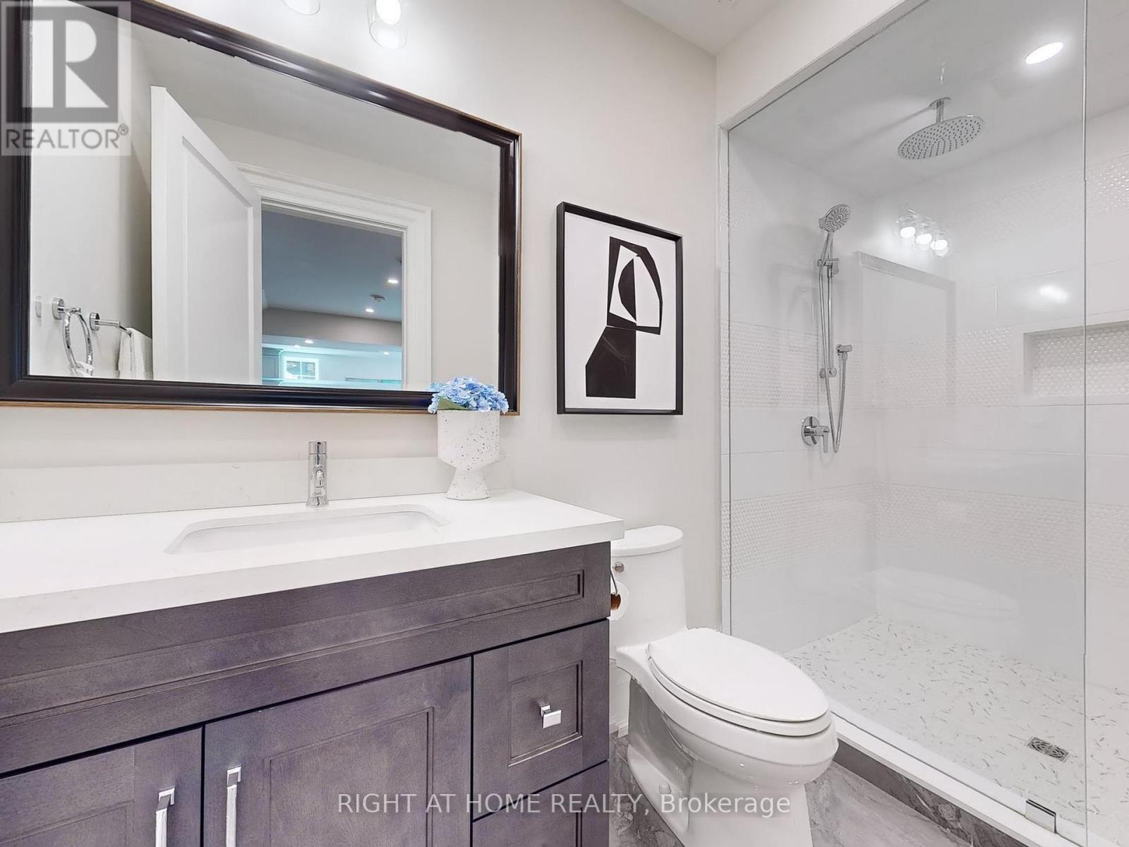 172 Burgundy Drive, Oakville, Ontario  L6J 4G1 - Photo 38 - W12446159