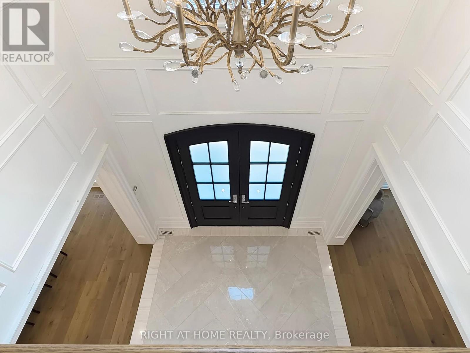 172 Burgundy Drive, Oakville, Ontario  L6J 4G1 - Photo 5 - W12446159