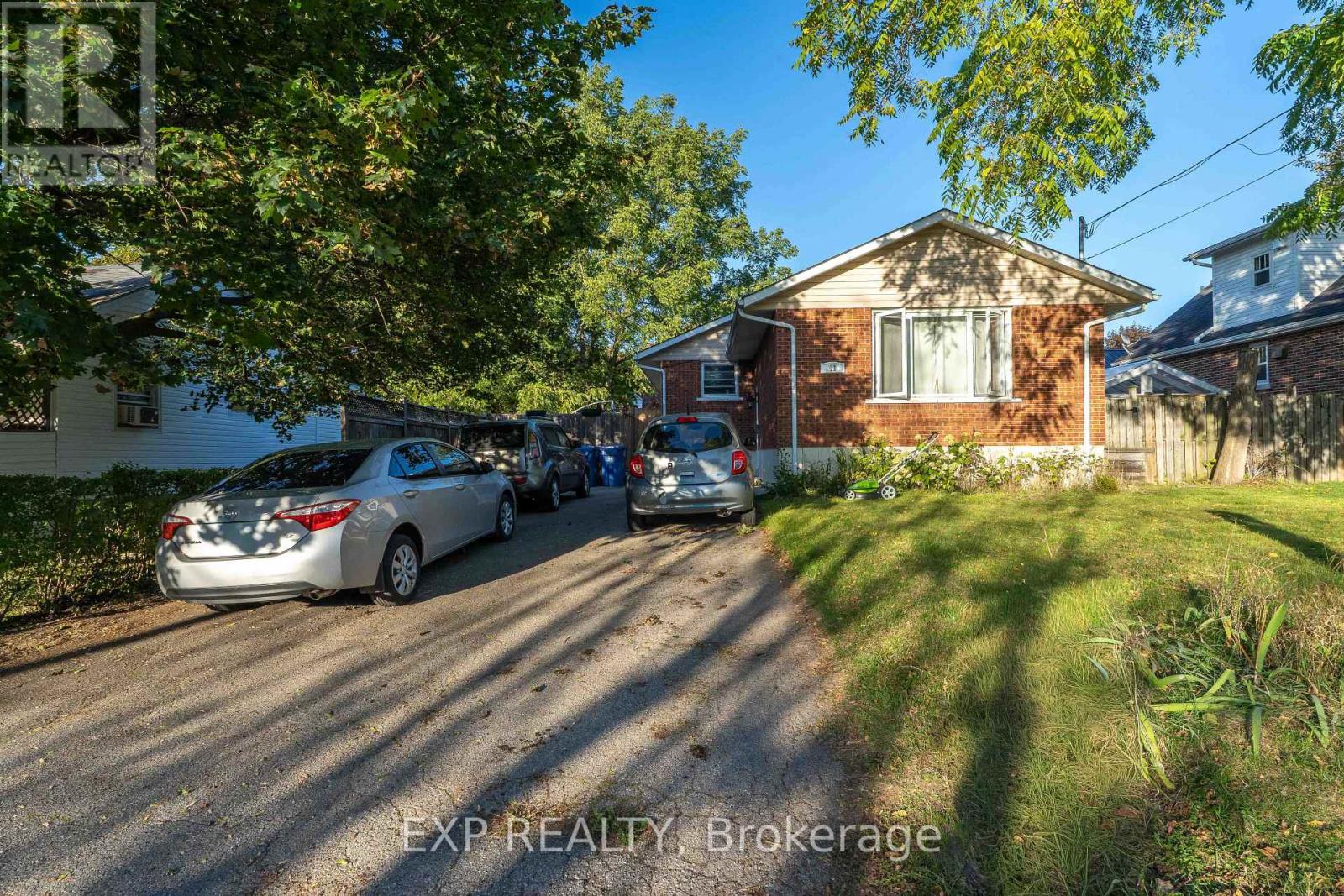 41 Alma Street N, Guelph, Ontario  N1H 5X2 - Photo 3 - X12446162