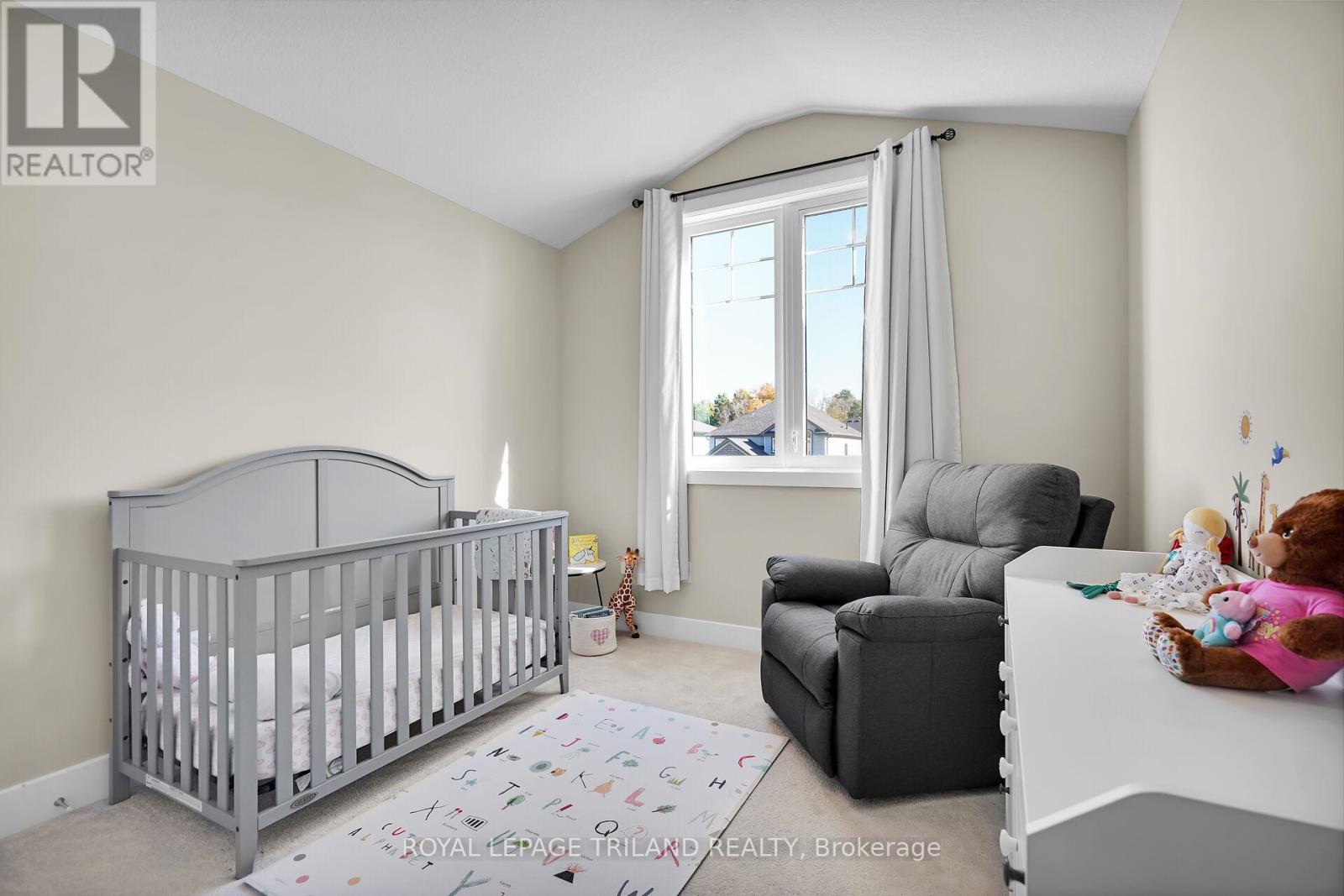 521 Sophia Crescent, London North, Ontario  N6H 5L4 - Photo 29 - X12435035