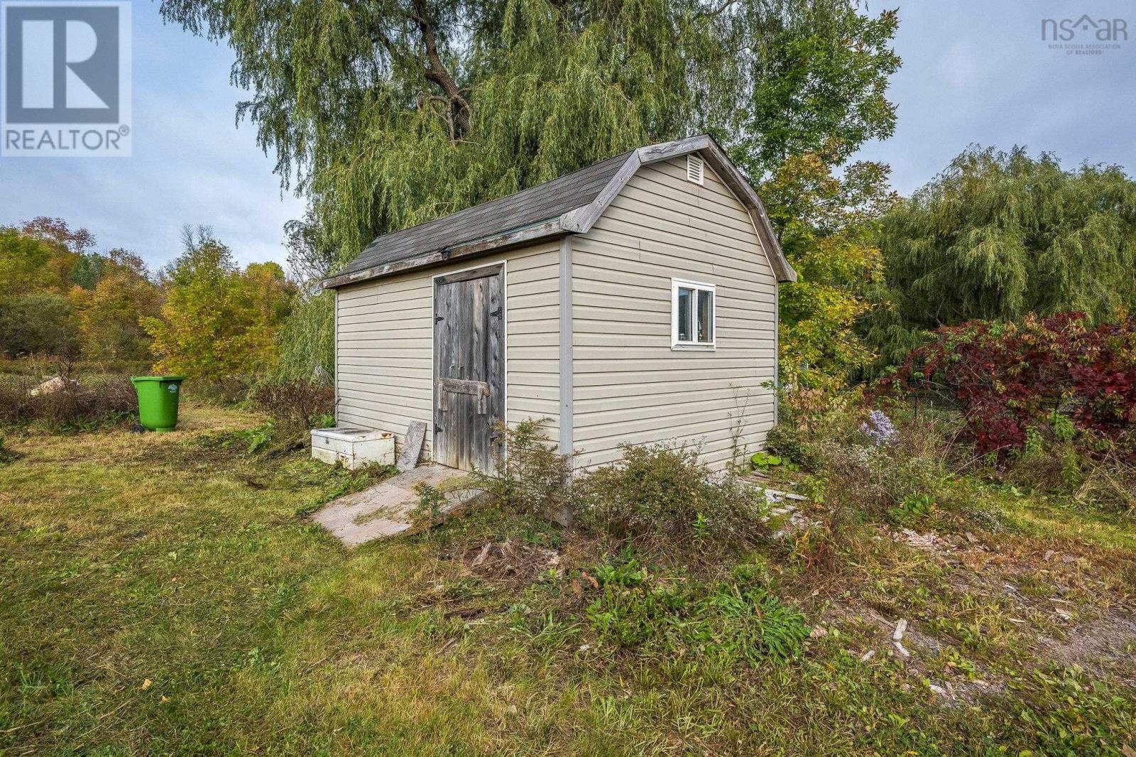 61 Dunlop Road, Brooklyn, Nova Scotia  B0N 2A0 - Photo 20 - 202522343