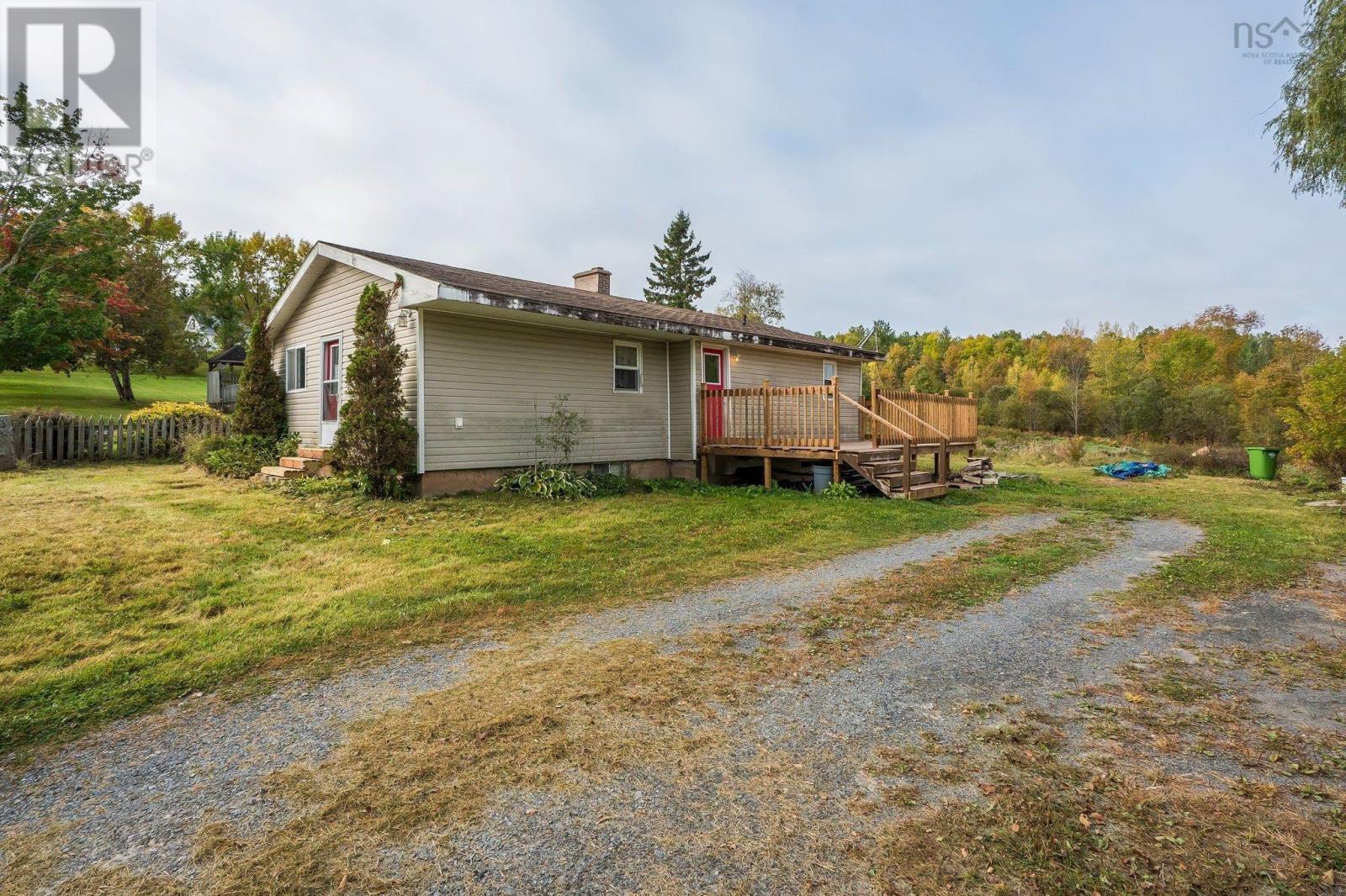 61 Dunlop Road, Brooklyn, Nova Scotia  B0N 2A0 - Photo 27 - 202522343