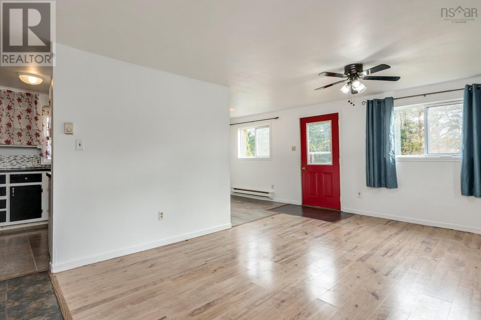61 Dunlop Road, Brooklyn, Nova Scotia  B0N 2A0 - Photo 4 - 202522343