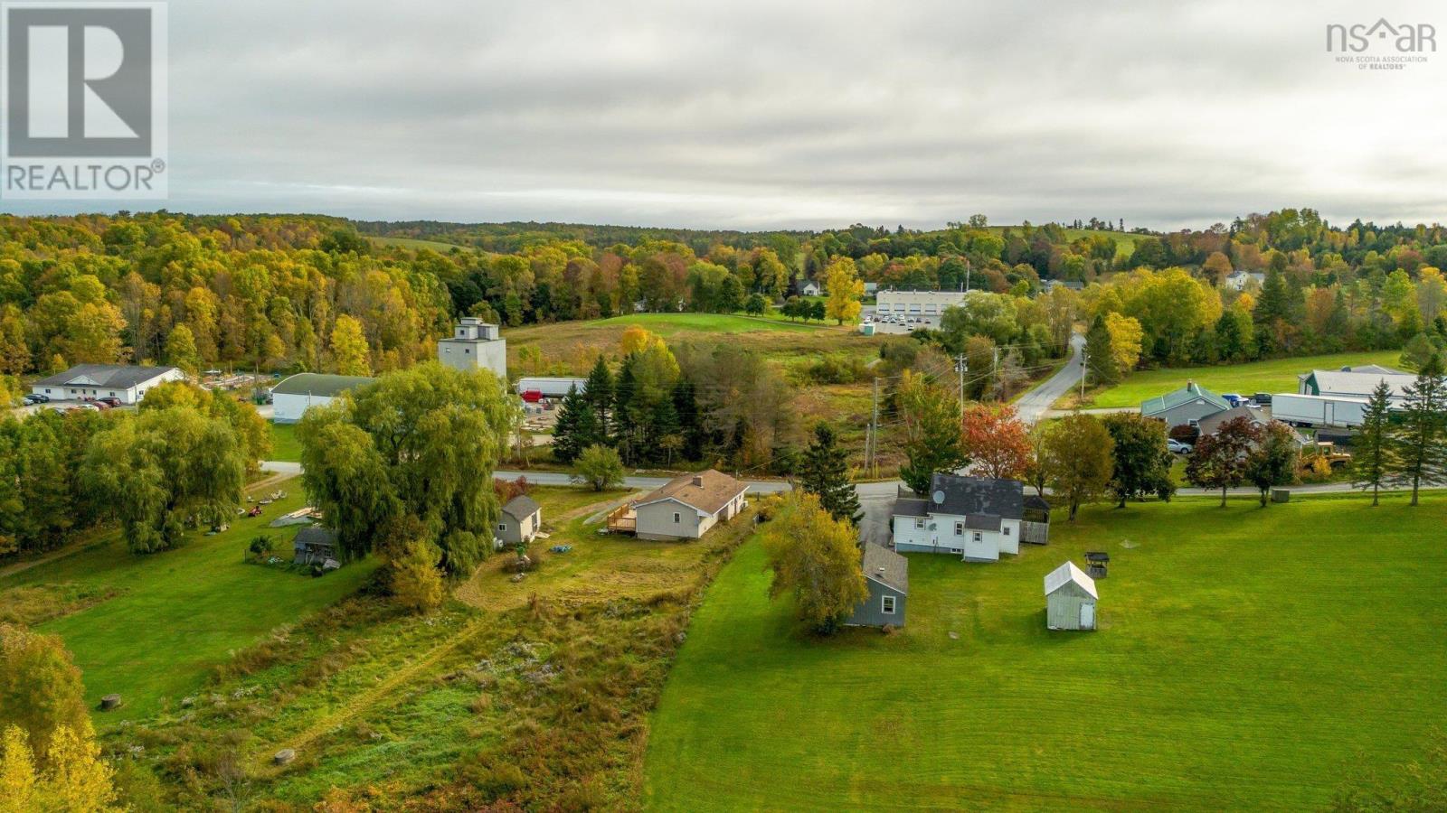 61 Dunlop Road, Brooklyn, Nova Scotia  B0N 2A0 - Photo 34 - 202522343