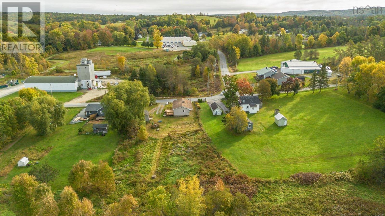 61 Dunlop Road, Brooklyn, Nova Scotia  B0N 2A0 - Photo 36 - 202522343