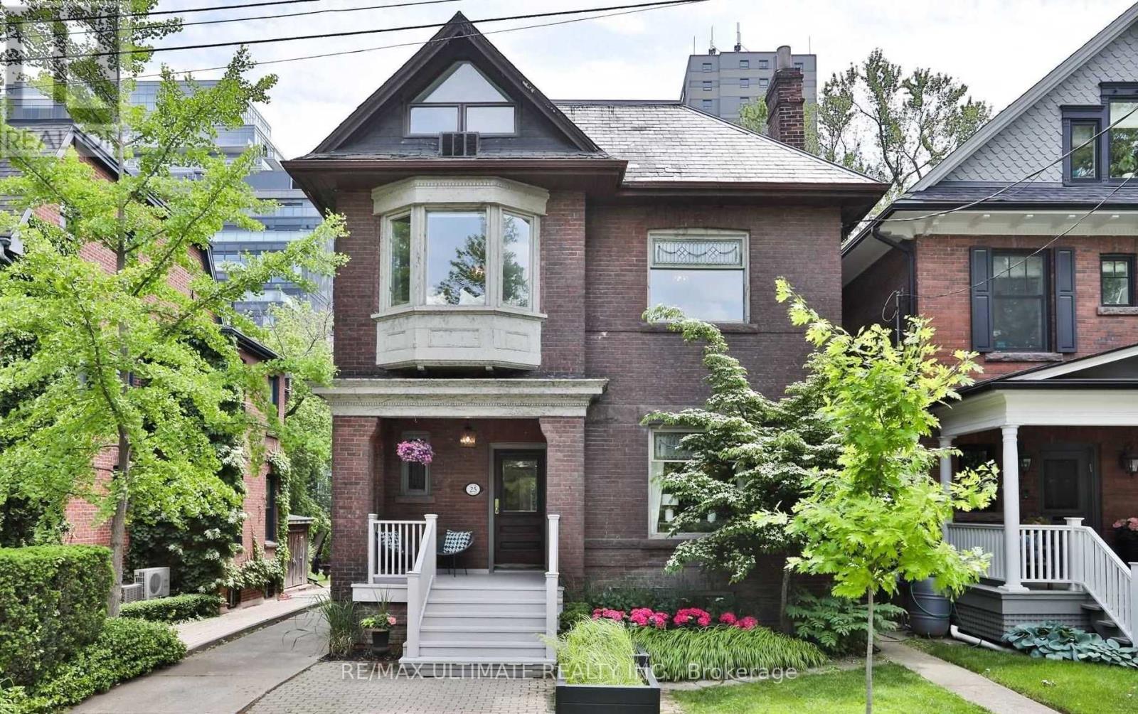 25 CHICORA AVENUE, Toronto, Ontario