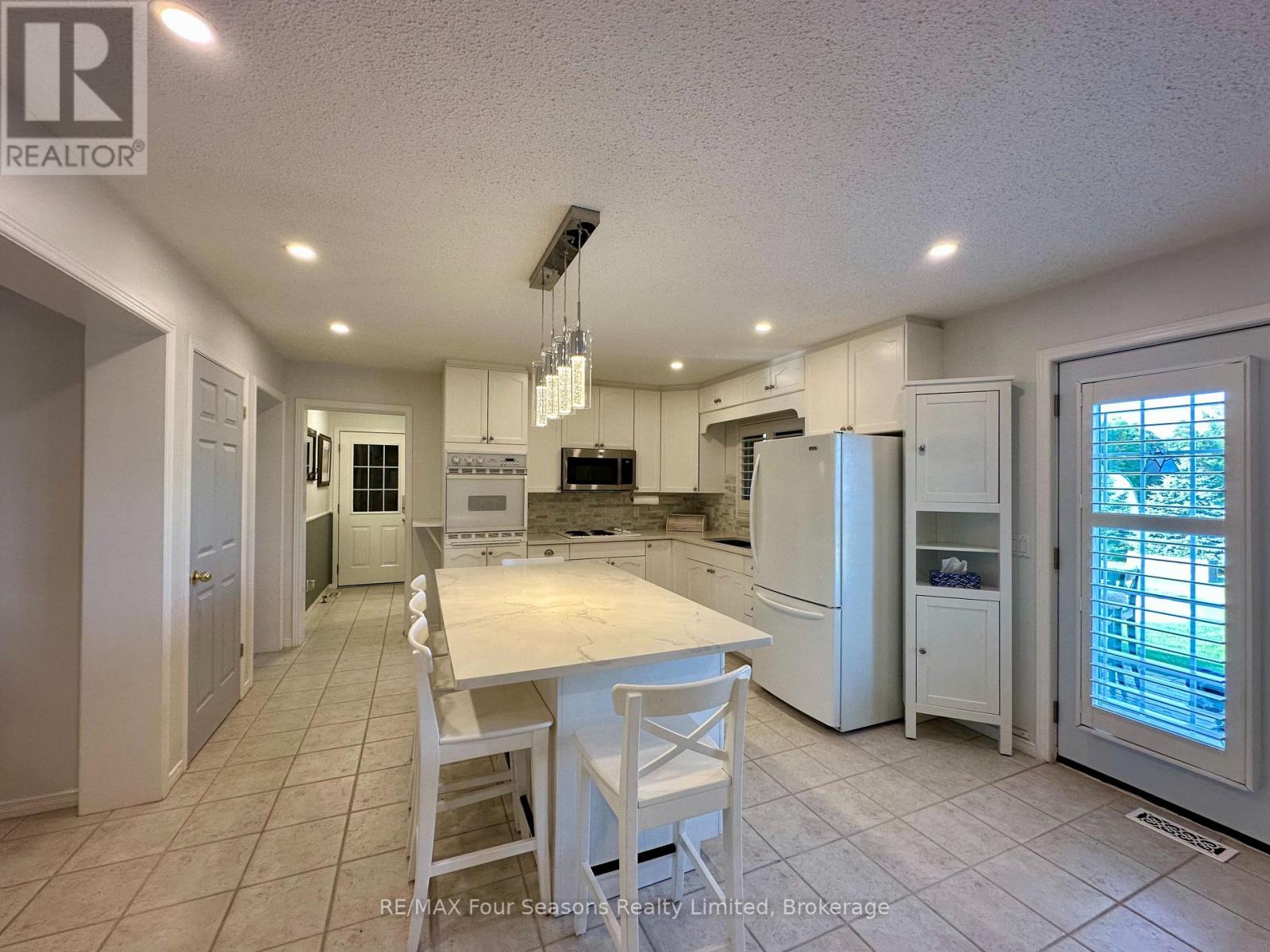 6853 Pine Plains Road, Adjala-Tosorontio, Ontario  L0M 1J0 - Photo 16 - N12446232