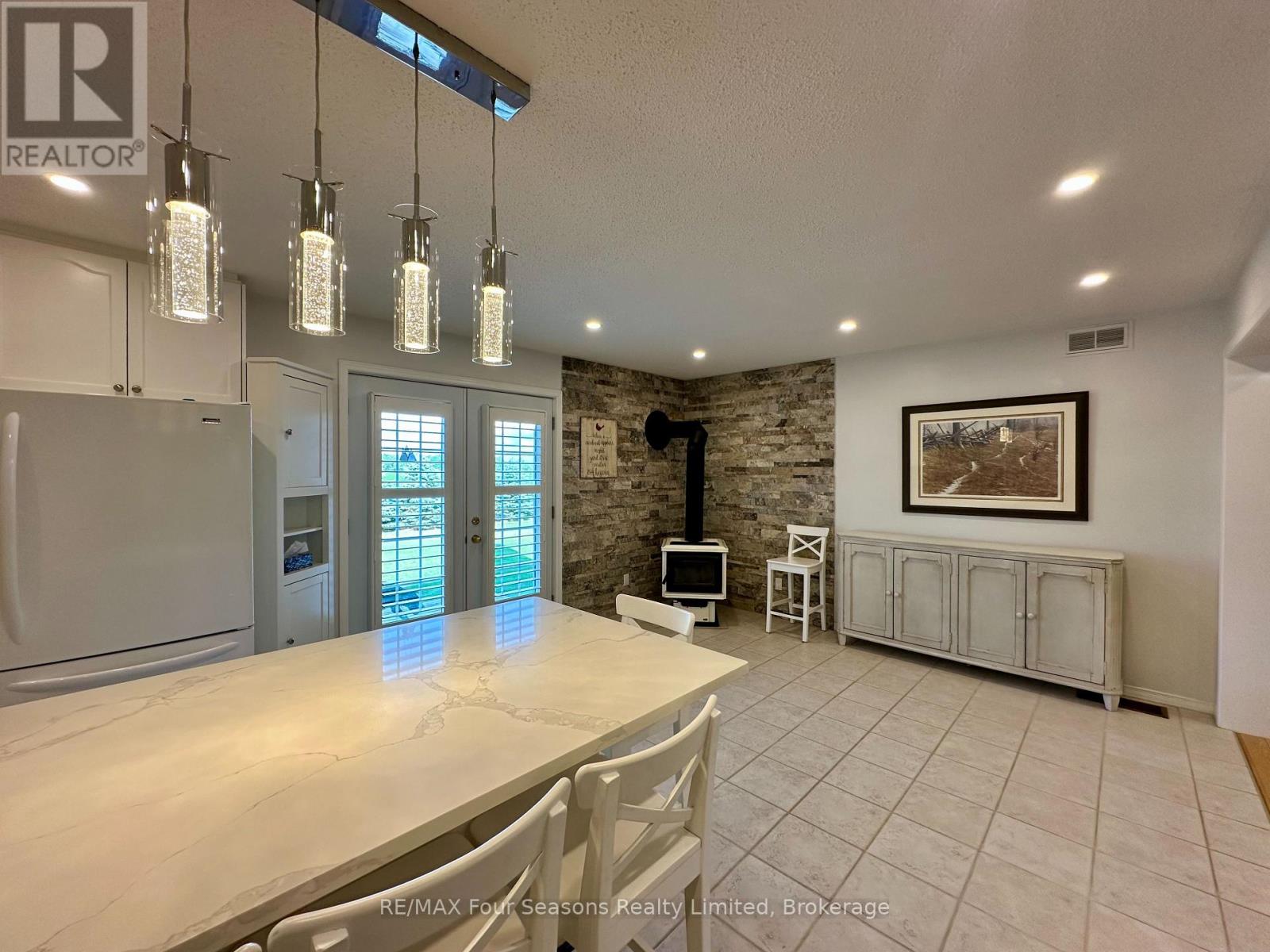 6853 Pine Plains Road, Adjala-Tosorontio, Ontario  L0M 1J0 - Photo 17 - N12446232