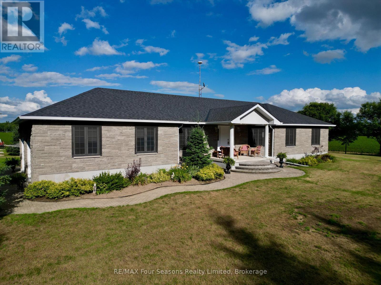 6853 Pine Plains Road, Adjala-Tosorontio, Ontario  L0M 1J0 - Photo 2 - N12446232