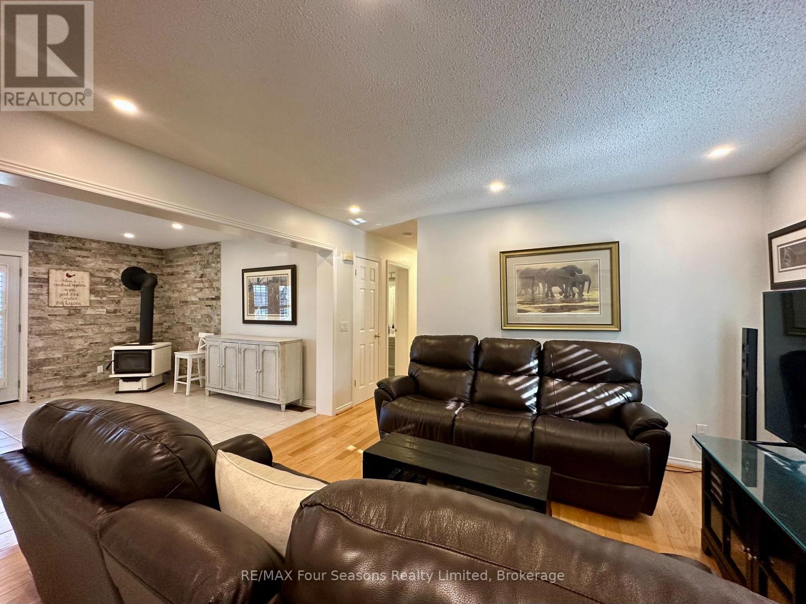 6853 Pine Plains Road, Adjala-Tosorontio, Ontario  L0M 1J0 - Photo 21 - N12446232
