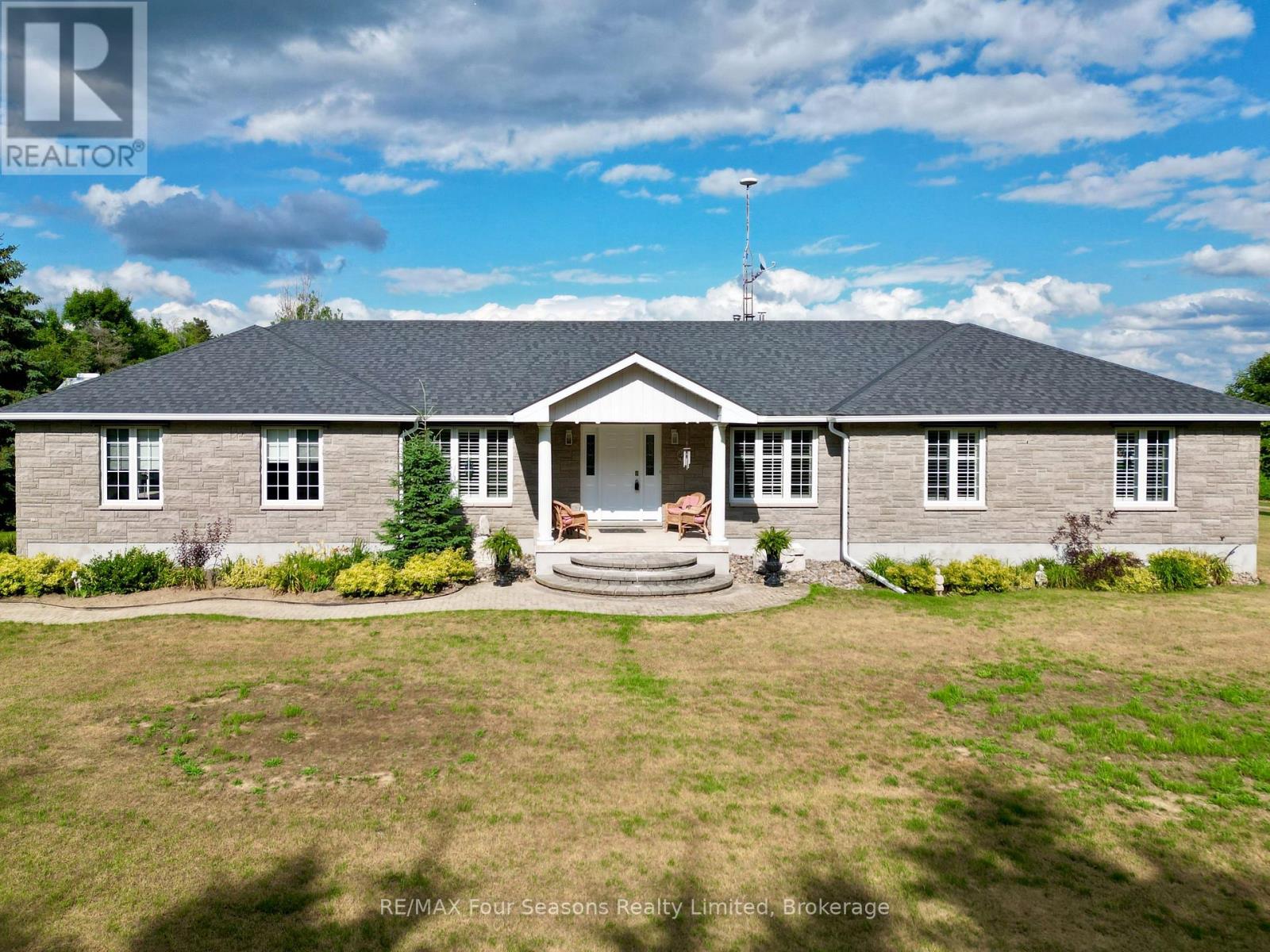 6853 Pine Plains Road, Adjala-Tosorontio, Ontario  L0M 1J0 - Photo 3 - N12446232