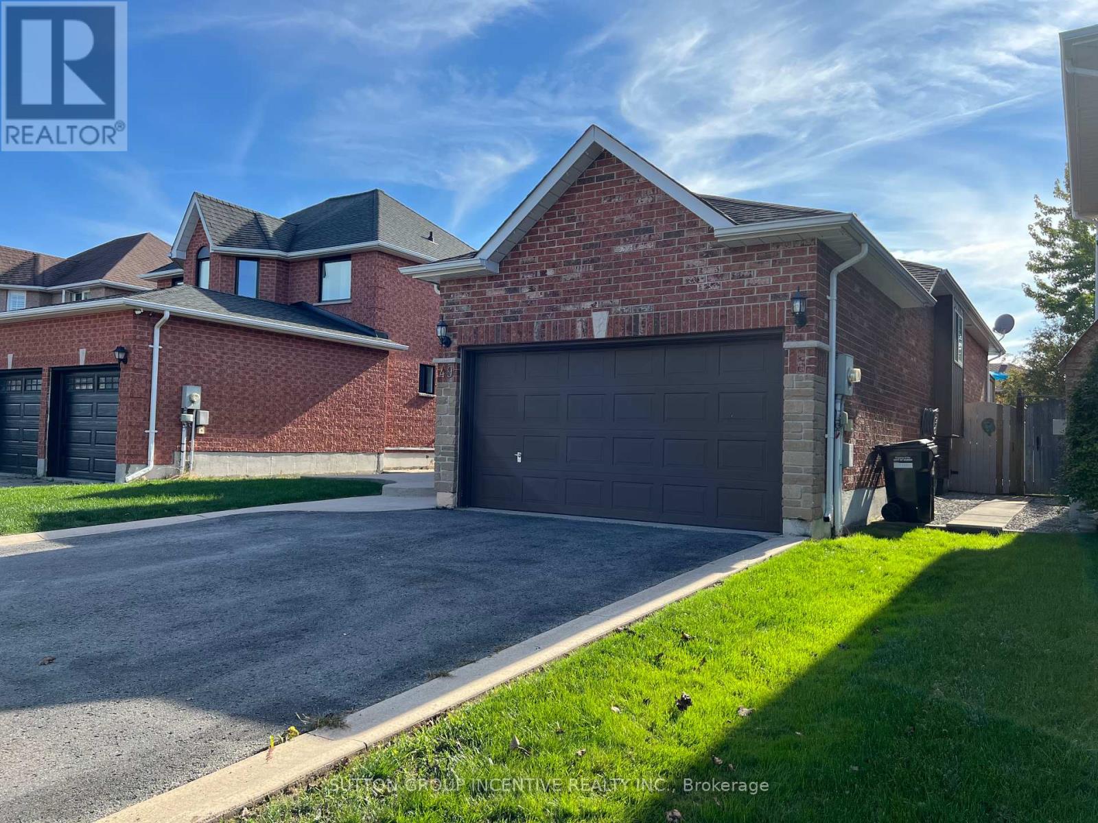 49 Felt Crescent, Barrie, Ontario  L4N 8V1 - Photo 3 - S12446169