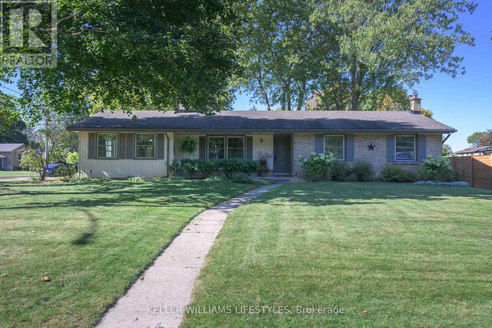 9 OUTER DRIVE, London South, Ontario