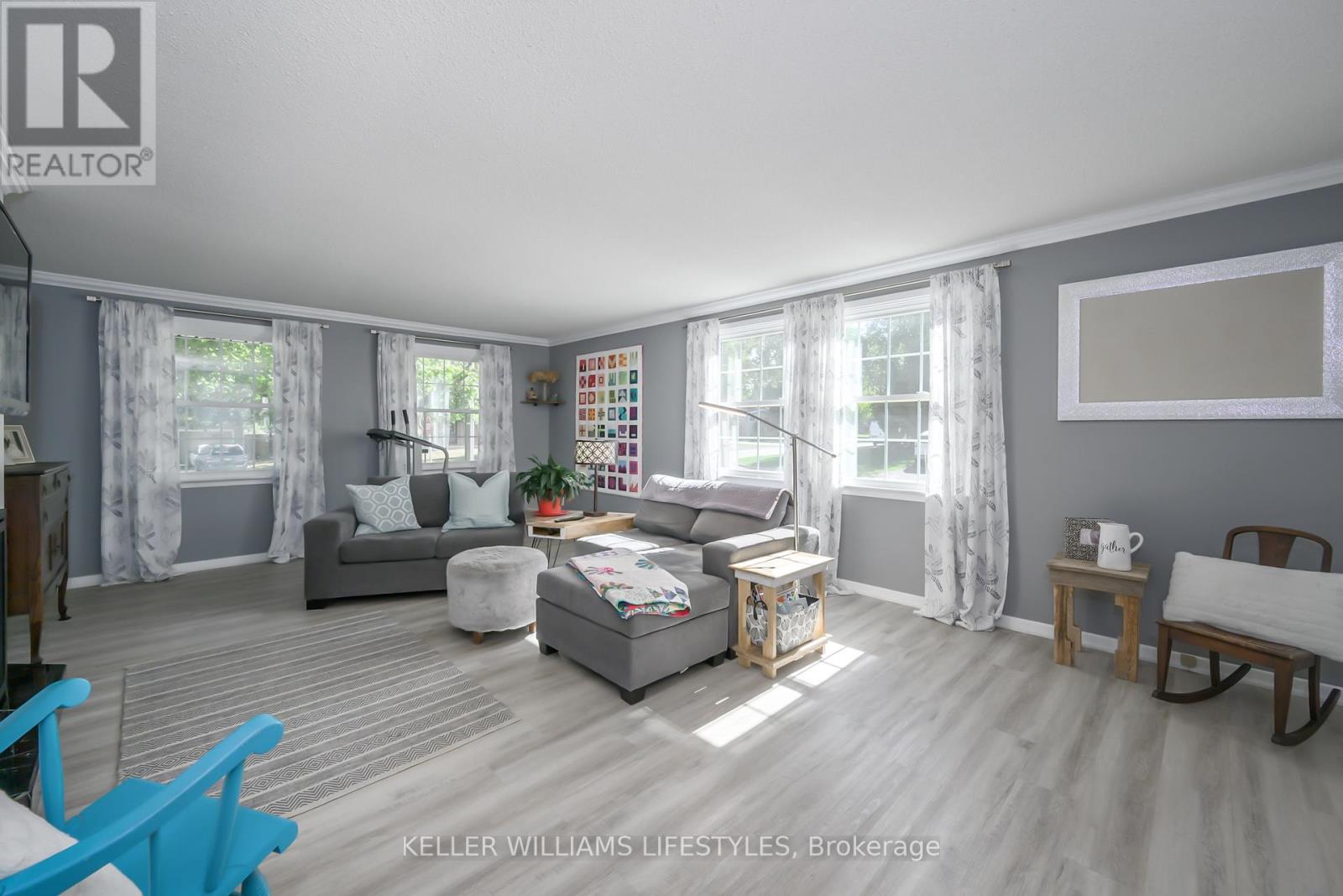 9 Outer Drive, London South, Ontario  N6P 1C5 - Photo 11 - X12446192