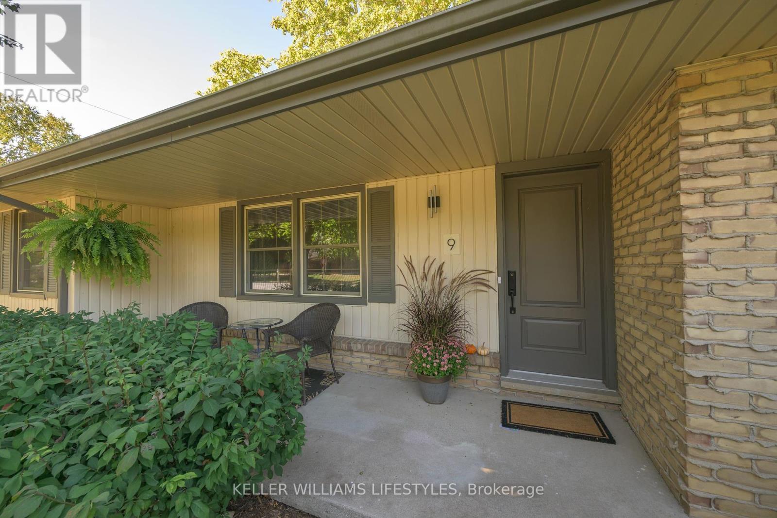 9 Outer Drive, London South, Ontario  N6P 1C5 - Photo 3 - X12446192
