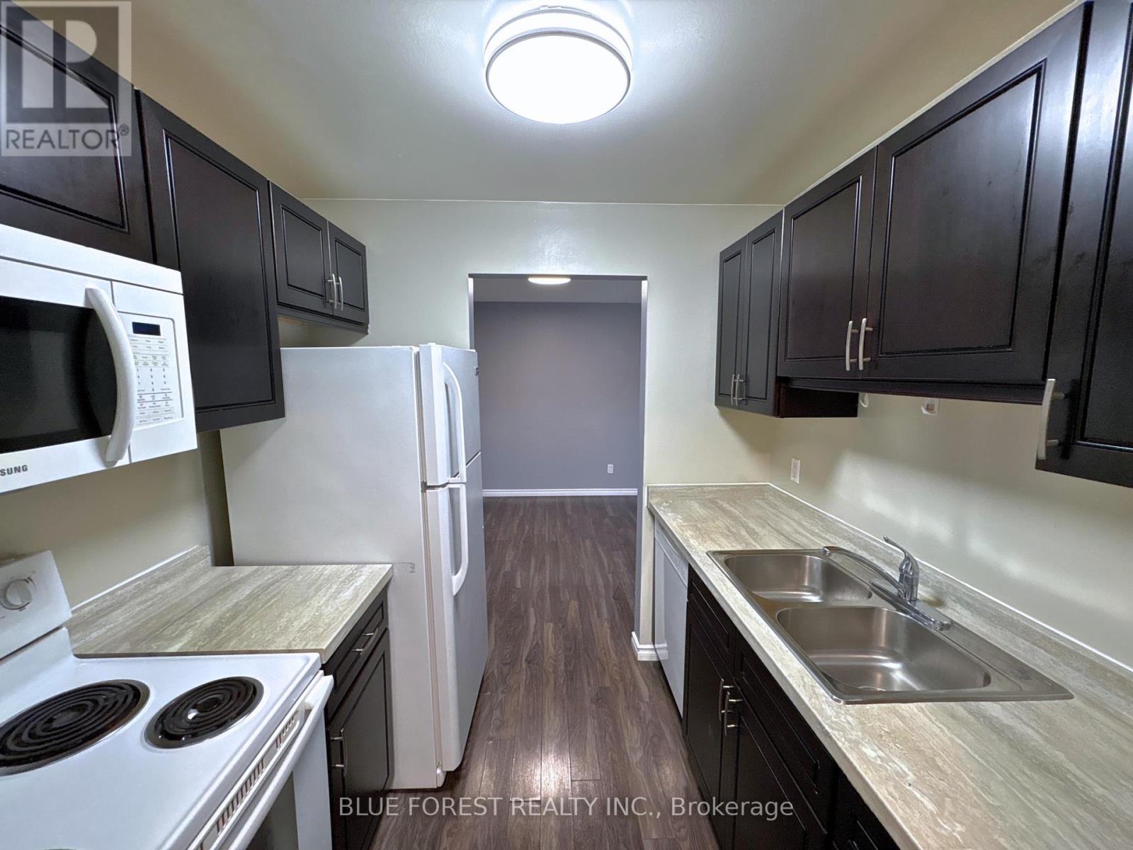 207 - 739 Deveron Crescent, London South, Ontario  N5Z 4Y1 - Photo 5 - X12446199