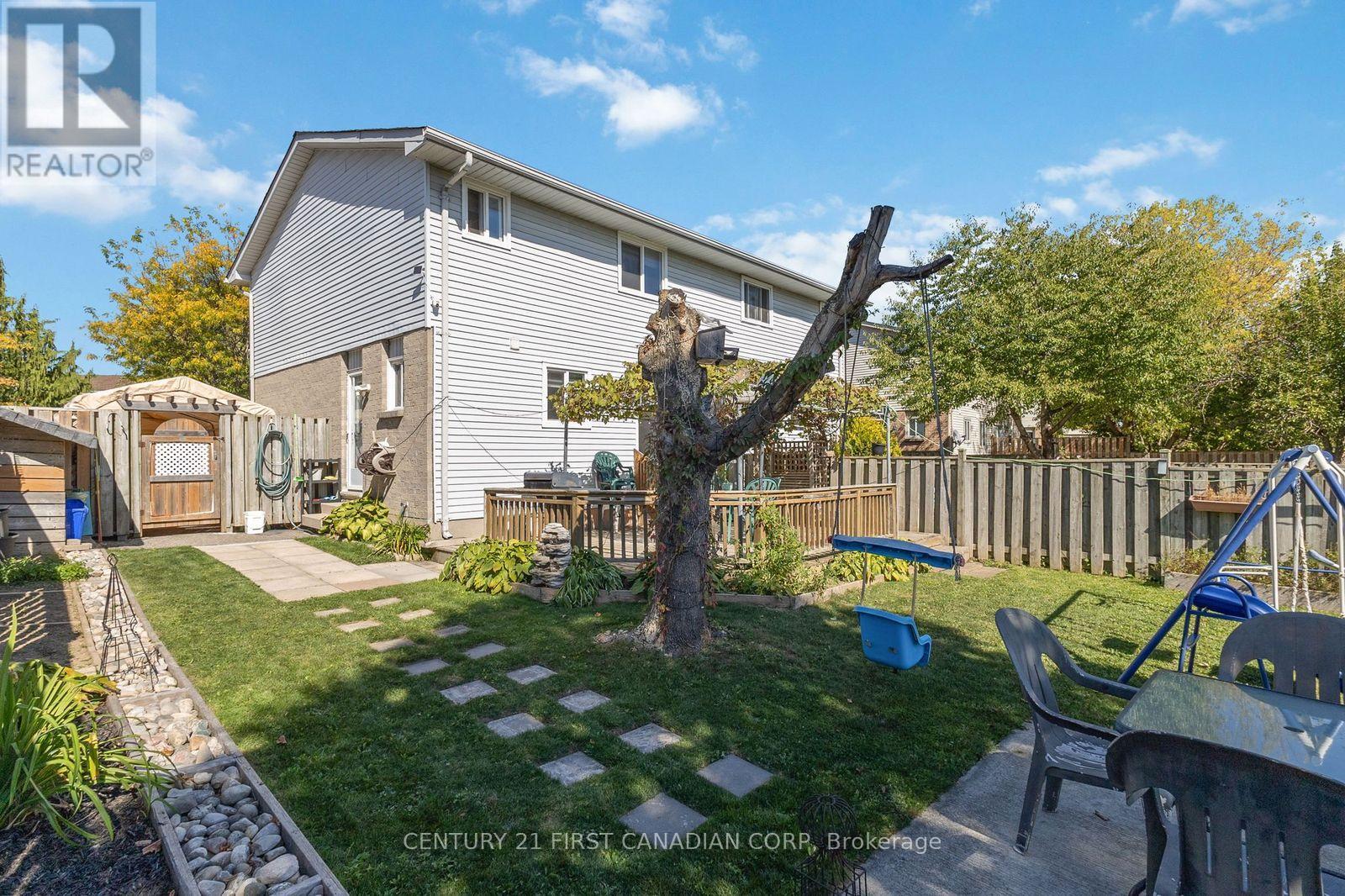 172 Golfdale Crescent, London South (South Q), Ontario  N6C 5X4 - Photo 23 - X12446205