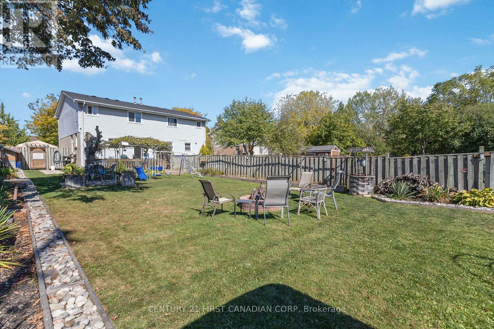 172 Golfdale Crescent, London South (South Q), Ontario  N6C 5X4 - Photo 24 - X12446205