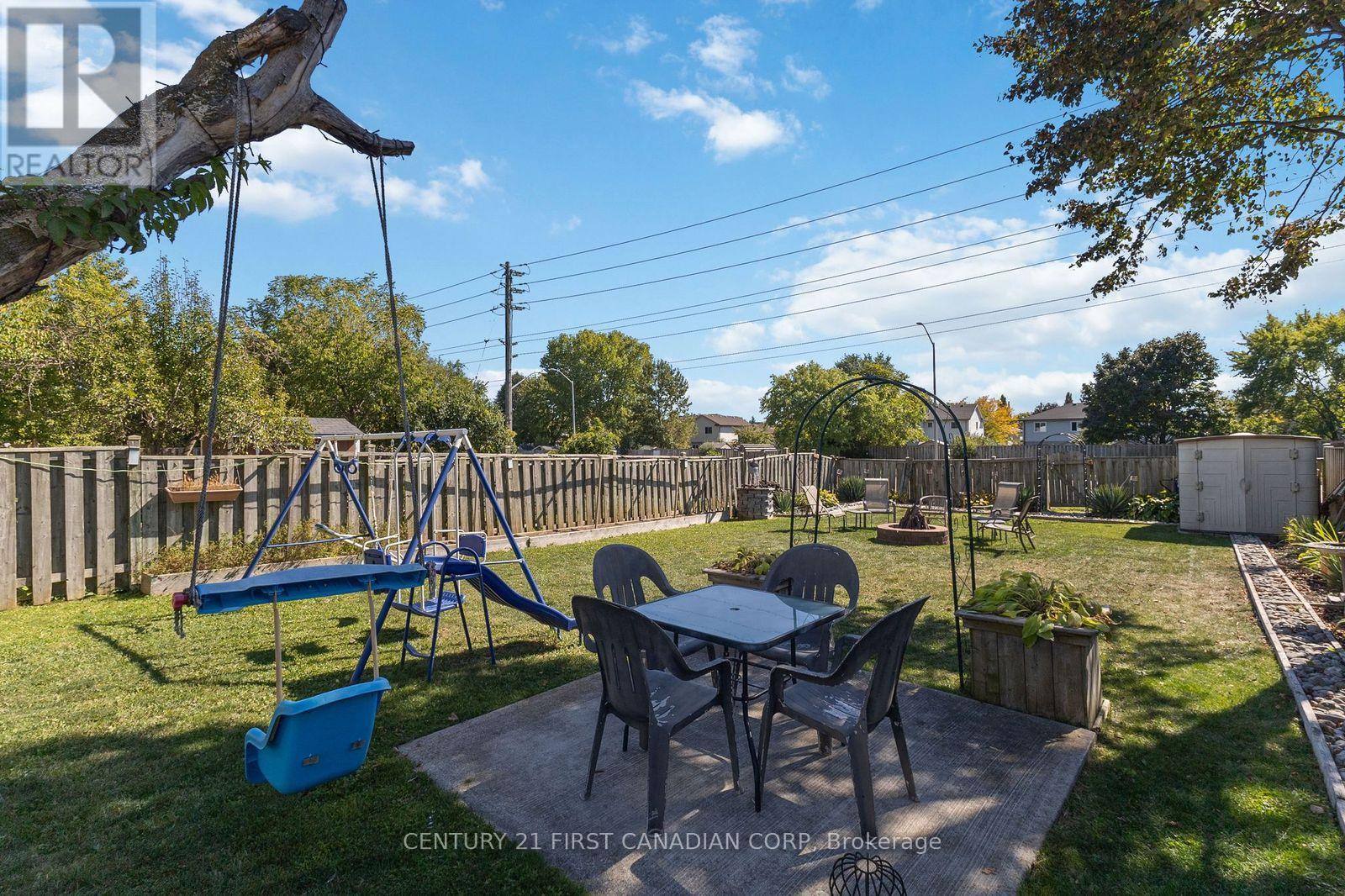 172 Golfdale Crescent, London South (South Q), Ontario  N6C 5X4 - Photo 25 - X12446205