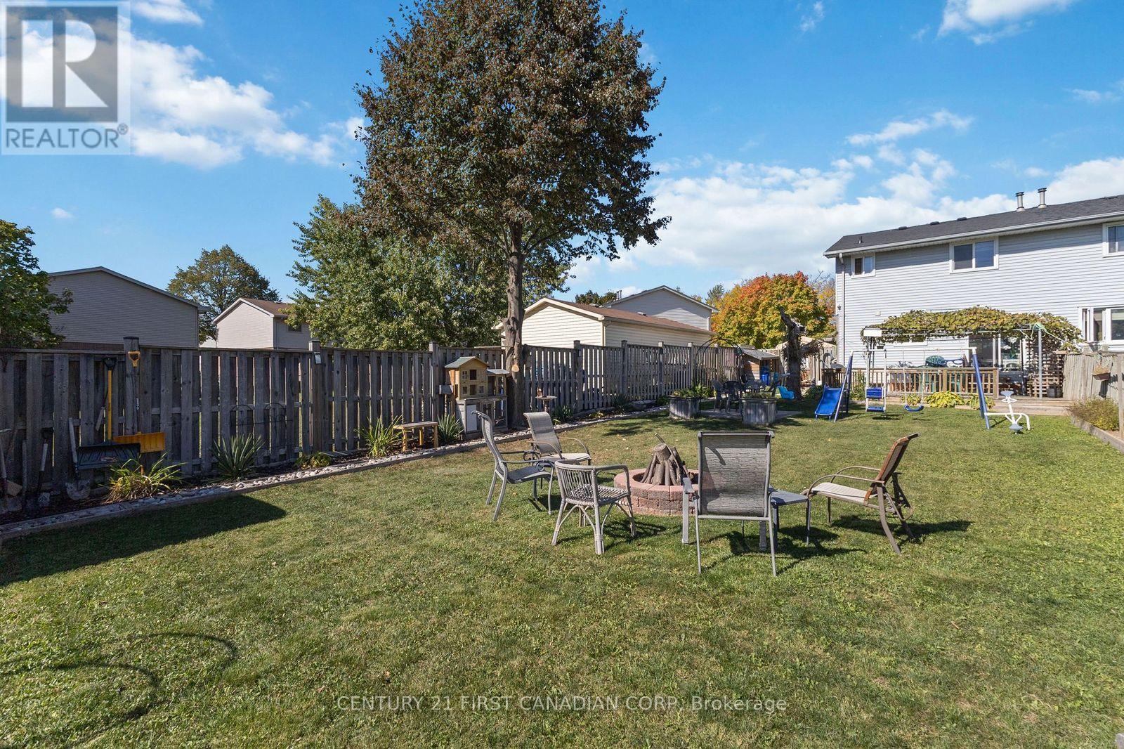 172 Golfdale Crescent, London South (South Q), Ontario  N6C 5X4 - Photo 26 - X12446205