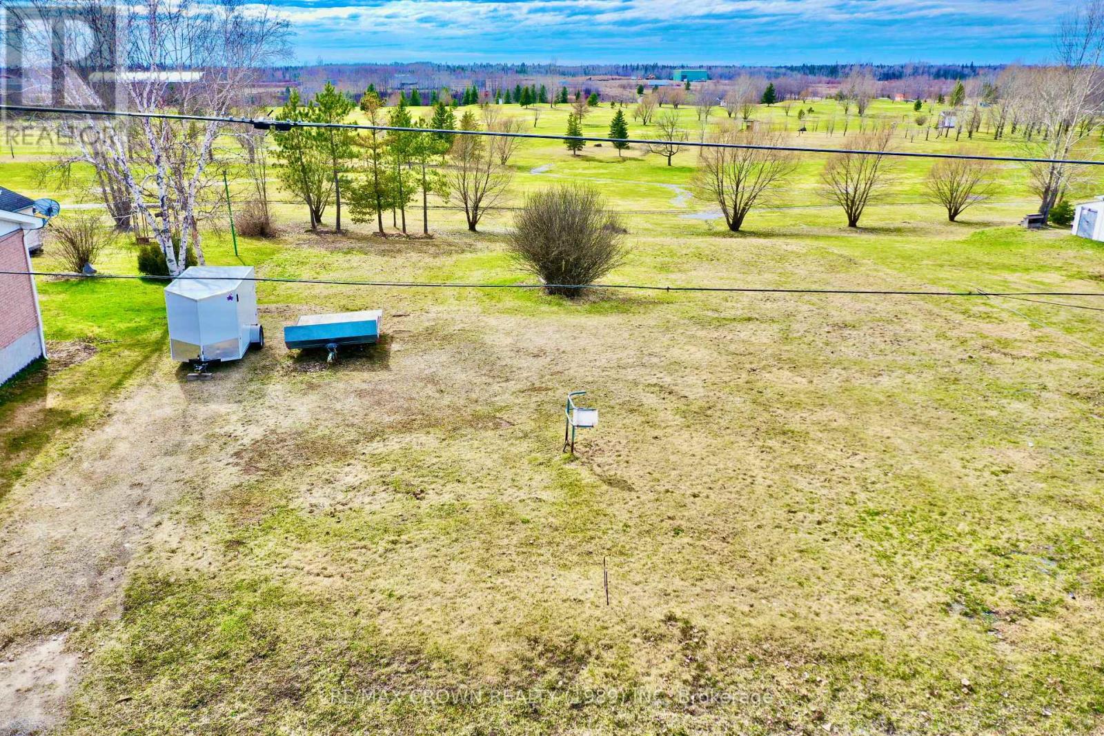 228-232 Ross Road, Smooth Rock Falls, Ontario  P0L 2B0 - Photo 1 - T12446220