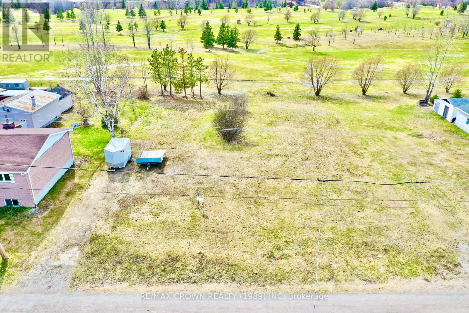 228-232 Ross Road, Smooth Rock Falls, Ontario  P0L 2B0 - Photo 11 - T12446220