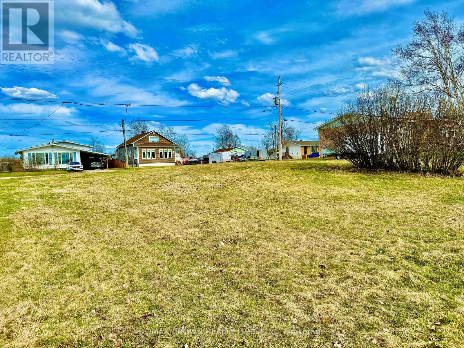 228-232 Ross Road, Smooth Rock Falls, Ontario  P0L 2B0 - Photo 21 - T12446220