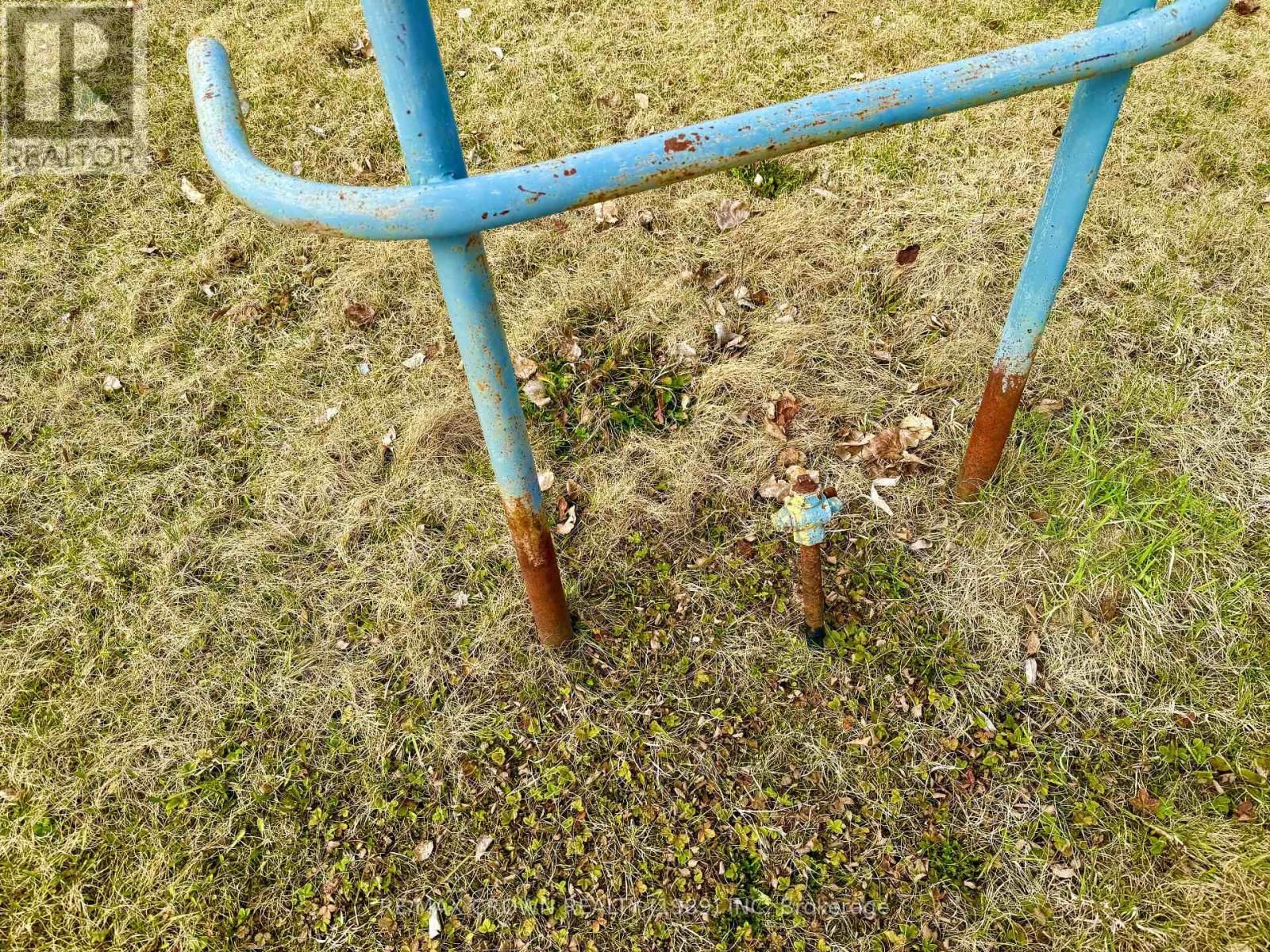 228-232 Ross Road, Smooth Rock Falls, Ontario  P0L 2B0 - Photo 24 - T12446220