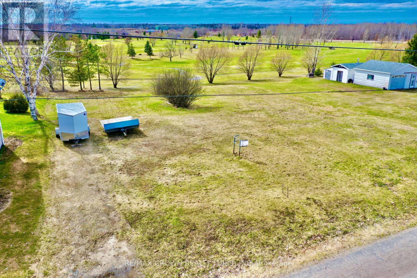 228-232 Ross Road, Smooth Rock Falls, Ontario  P0L 2B0 - Photo 8 - T12446220