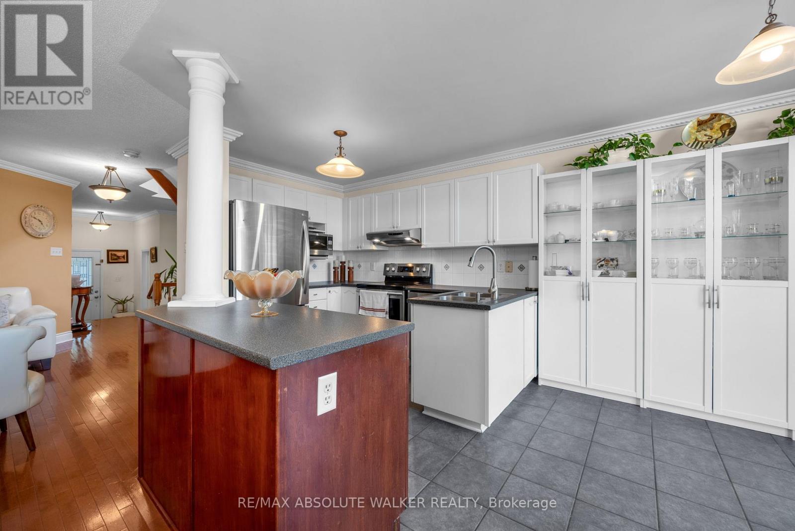 607 Aquaview Drive, Ottawa, Ontario  K4A 4W1 - Photo 12 - X12446234