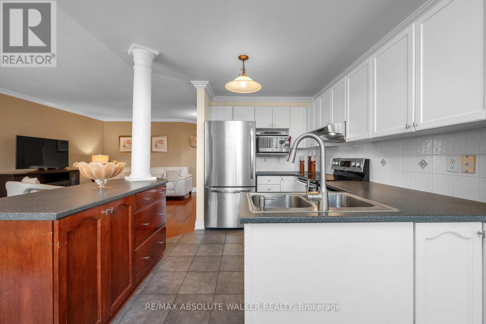 607 Aquaview Drive, Ottawa, Ontario  K4A 4W1 - Photo 13 - X12446234