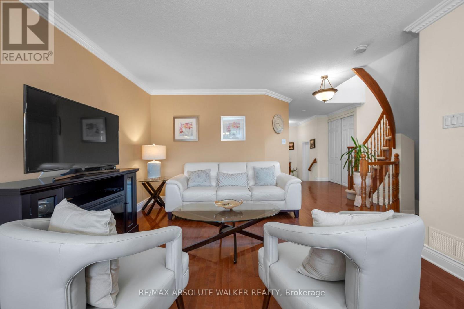 607 Aquaview Drive, Ottawa, Ontario  K4A 4W1 - Photo 9 - X12446234