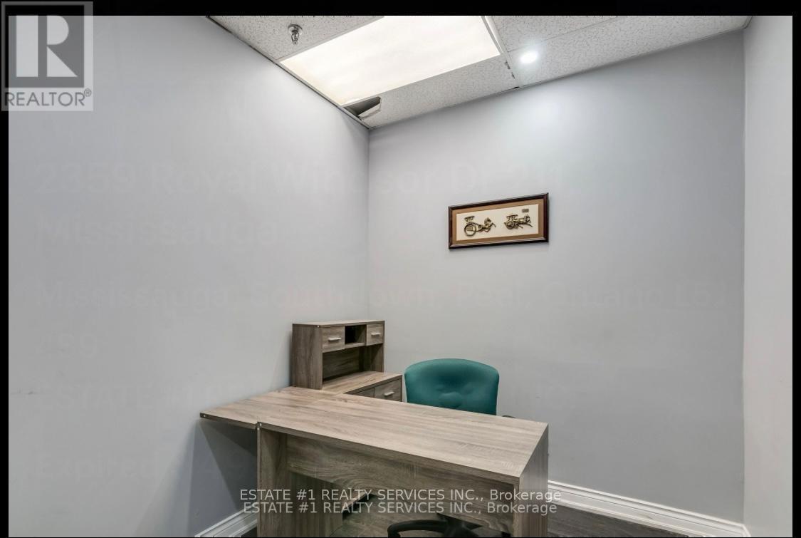 211 - 2359 Royal Windsor Drive, Mississauga (Southdown), Ontario  L5J 4S9 - Photo 10 - W12446172