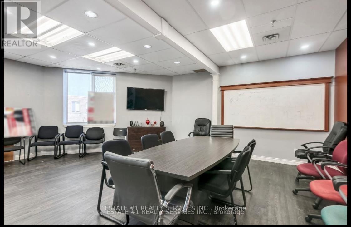 211 - 2359 Royal Windsor Drive, Mississauga (Southdown), Ontario  L5J 4S9 - Photo 13 - W12446172