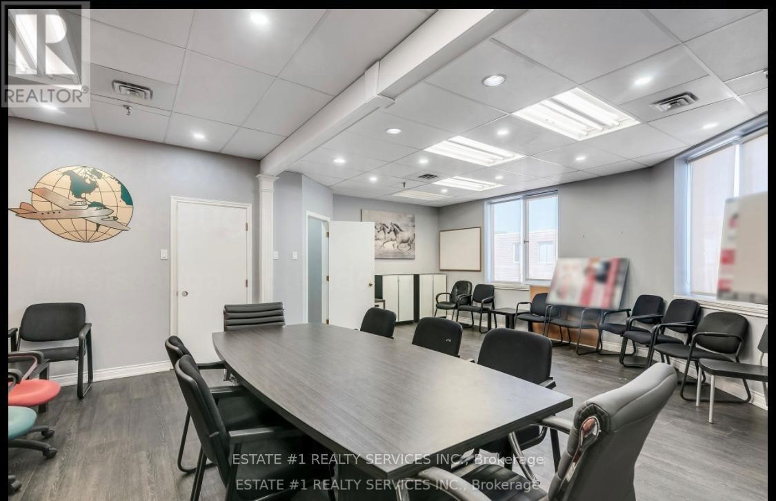 211 - 2359 Royal Windsor Drive, Mississauga (Southdown), Ontario  L5J 4S9 - Photo 14 - W12446172
