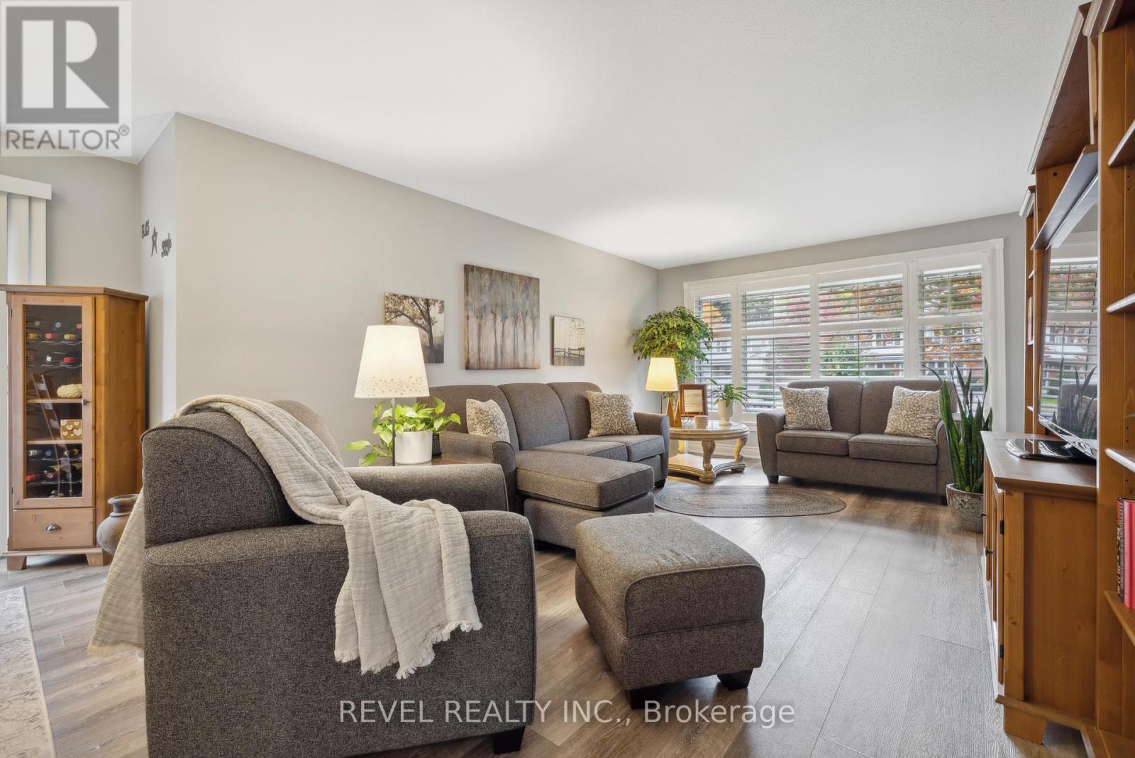 93 Willowridge Road, Toronto, Ontario  M9R 3Z5 - Photo 10 - W12446177